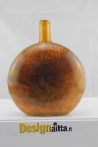 Nuutajärvi, Nuutajärven, Toikka, Mansikkapikkapullo, Mansikkapaikka, Toikan, Laydy Birds, Sieppo, Flycatcher, Birds, Lintu, Designaitta, Hovimestari, Butler, Iittala, Iittalan, Art Glass, Taidelasi, Designlasi