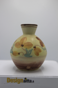 Kupittaan,Kupittaan savi,Viljomäkinen,mattija maija,figuuri,kannu,designaitta,seinäjoki,keramiikka,arabia