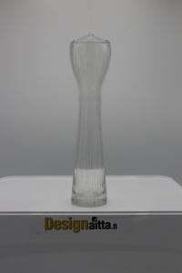 Tapio Wirkkala, Wirkkalan, Jäänsärö, Viivahiottu, Kanttarelli, Tokio, Jäävuori, Kristalli,, Designaitta, Skandinaviadesign,Iittala, Iittlan, Ovalis, Taidelasi, Designlasi, Designaitta,  Finnish art glass, Jäävuori, Kristalli, viivahiottu