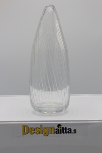 Tapio Wirkkala, Wirkkalan, Jäänsärö, Viivahiottu, Kanttarelli, Tokio, Jäävuori, Kristalli,, Designaitta, Skandinaviadesign,Iittala, Iittlan, Ovalis, Taidelasi, Designlasi, Designaitta,  Finnish art glass, Jäävuori, Kristalli, viivahiottu