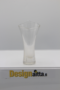 Tapio Wirkkala, Wirkkalan, Jäänsärö, Viivahiottu, Kanttarelli, Tokio, Jäävuori, Kristalli,, Designaitta, Skandinaviadesign,Iittala, Iittlan, Ovalis, Taidelasi, Designlasi, Designaitta,  Finnish art glass, Jäävuori, Kristalli, viivahiottu