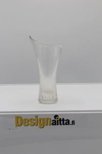 Tapio Wirkkala, Wirkkalan, Jäänsärö, Viivahiottu, Kanttarelli, Tokio, Jäävuori, Kristalli,, Designaitta, Skandinaviadesign,Iittala, Iittlan, Ovalis, Taidelasi, Designlasi, Designaitta,  Finnish art glass, Jäävuori, Kristalli, viivahiottu