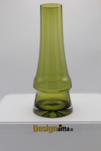 Okkolin, Okkolinin, malja, Lumpeenkukka, kristalli, Riihimäki, Designaitta,  Riihimäen, taidelasi, designlasi, lumpeenkukka, terälehdet, ulpukka, kullero, Finish art glas