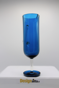 Nanny Still, Stillin, Harlekiin, Kaadin, Mehukannu, Designaitta, Riihimäen lasi, Riihimäki, Riihimaen, Riihimaki, Stella polaris, pullo, botell, Taidelasi, Designlasi, Finnish art glass,藝術玻璃, 艺术玻璃,アートグラス,.陶器,,  陶器  芬兰,  设计,,  デザイン, デザイン倉庫,  设计仓库